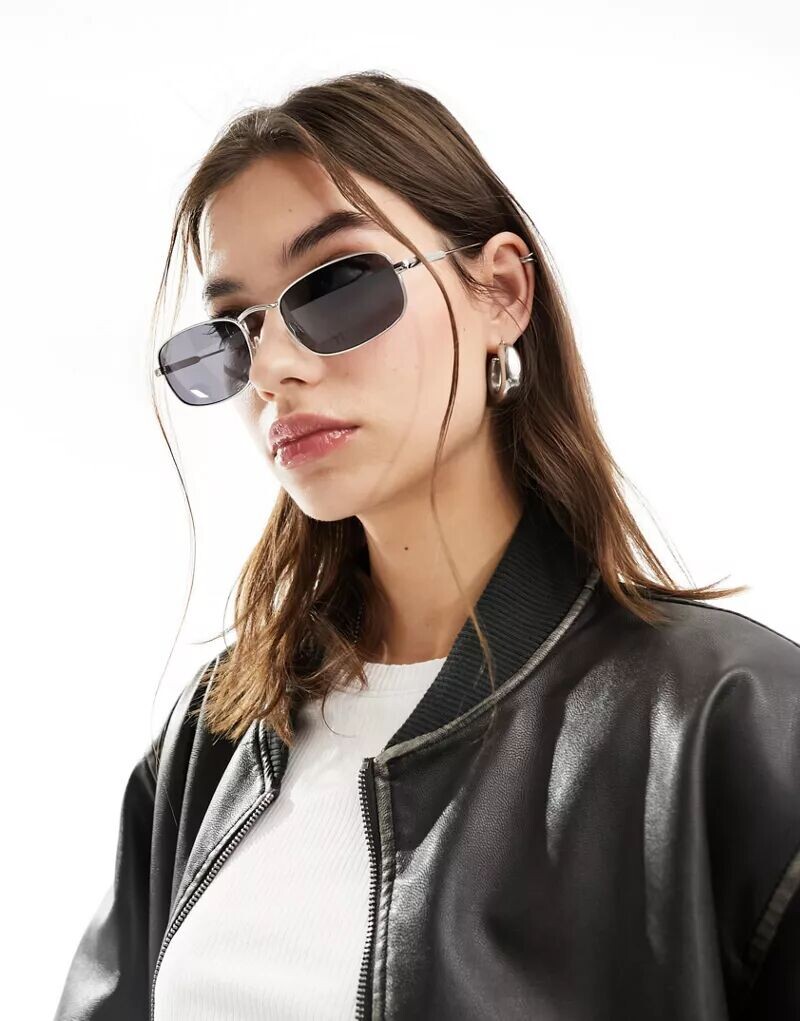 

Серебристые прямоугольные металлические солнцезащитные очки Jeepers Peepers