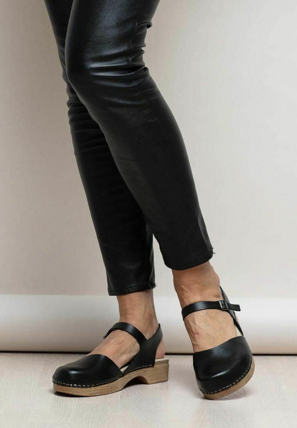 Сабо DIANA SOFT Calou Stockholm, цвет black