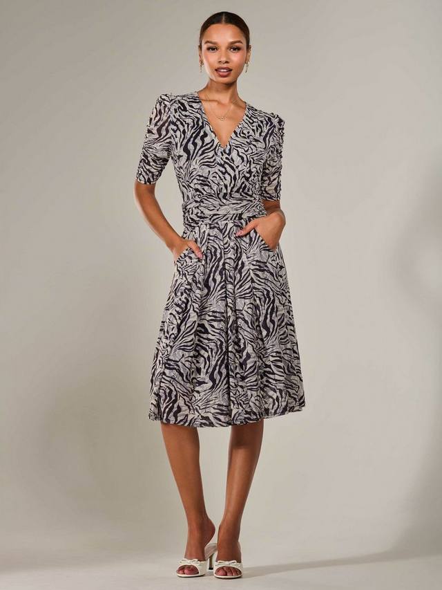 

Облегающее платье миди с драпировкой в стиле animal print Jolie Moi, Grey/Black