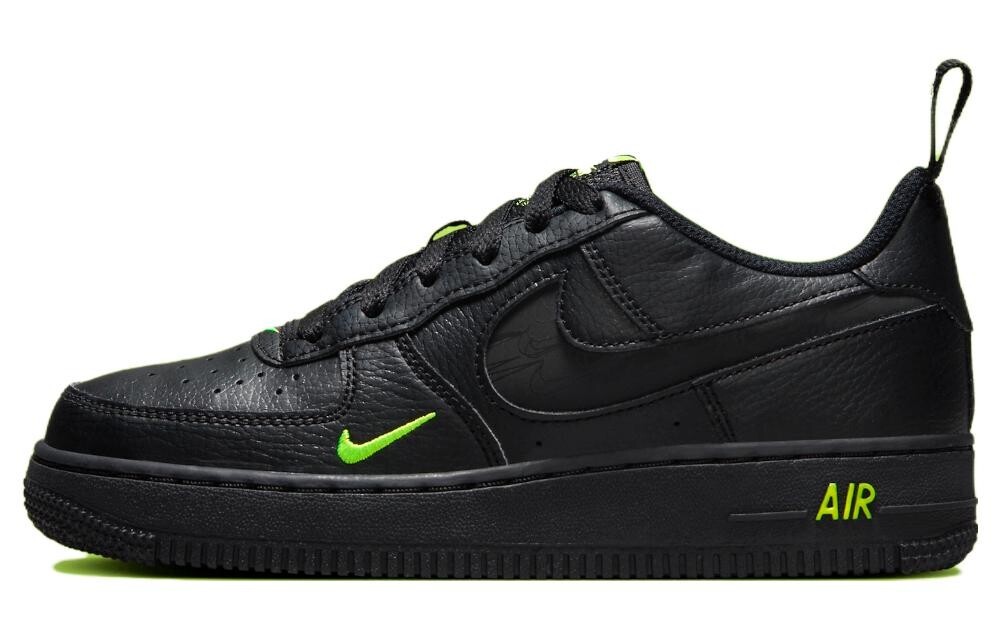 

Женские кроссовки для скейтбординга Nike Air Force 1, Black/Green