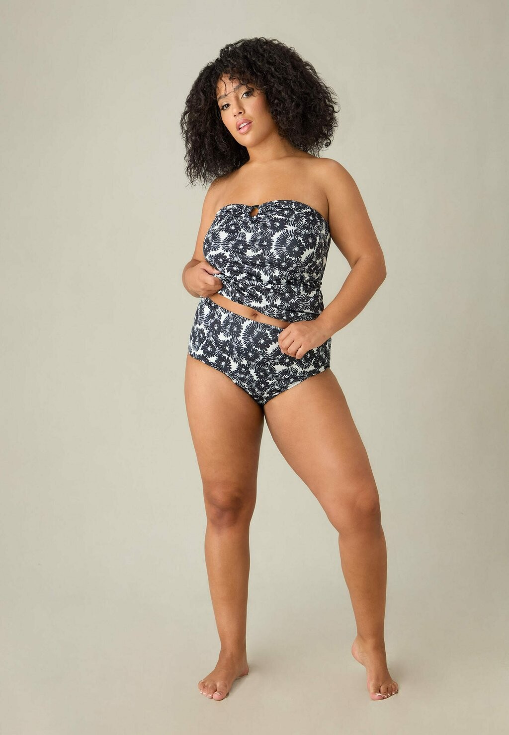 

Плавки бикини MONO LEAF PRINT TANKINI Live Unlimited London, черный