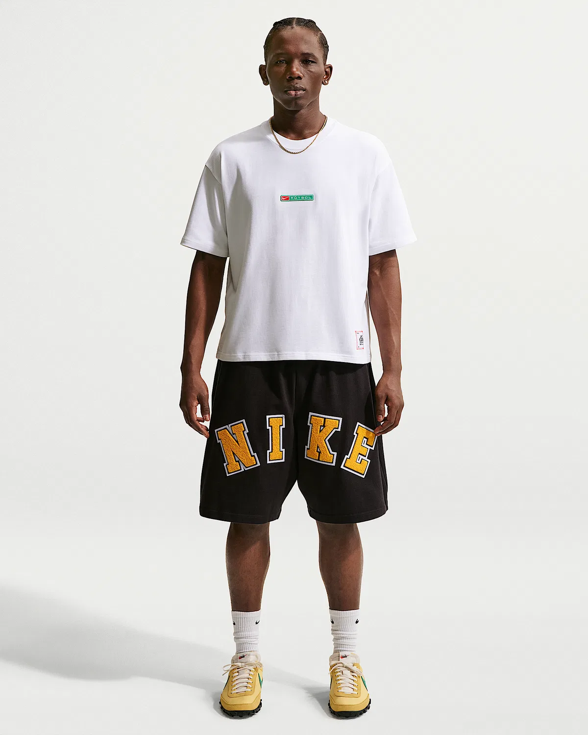 Мужская футболка Nike Sportswear, White/University Red/Stadium Green — фото 4