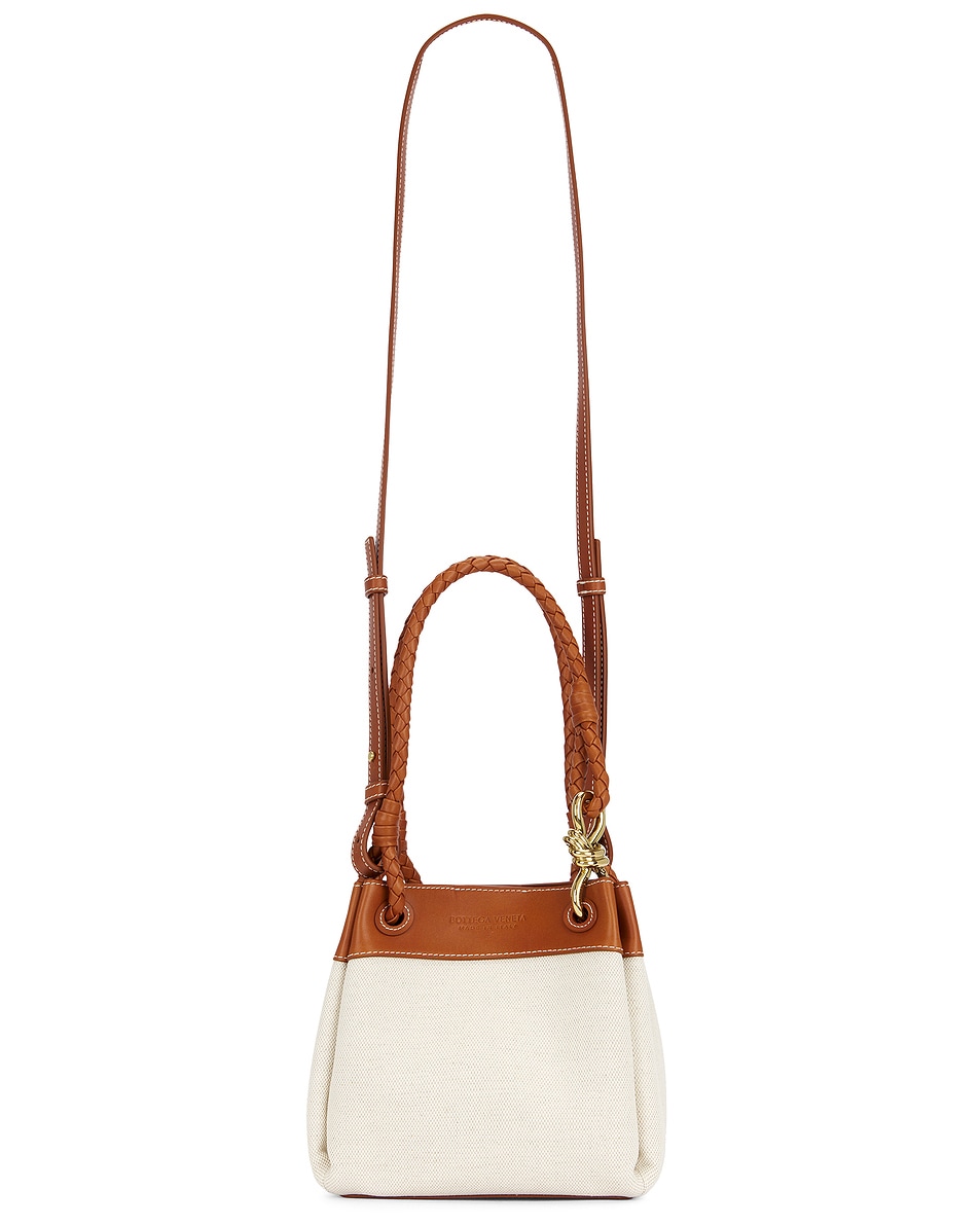

Маленькая сумка из парашютной ткани Bottega Veneta, Natural, Light Wood, & Muse Brass
