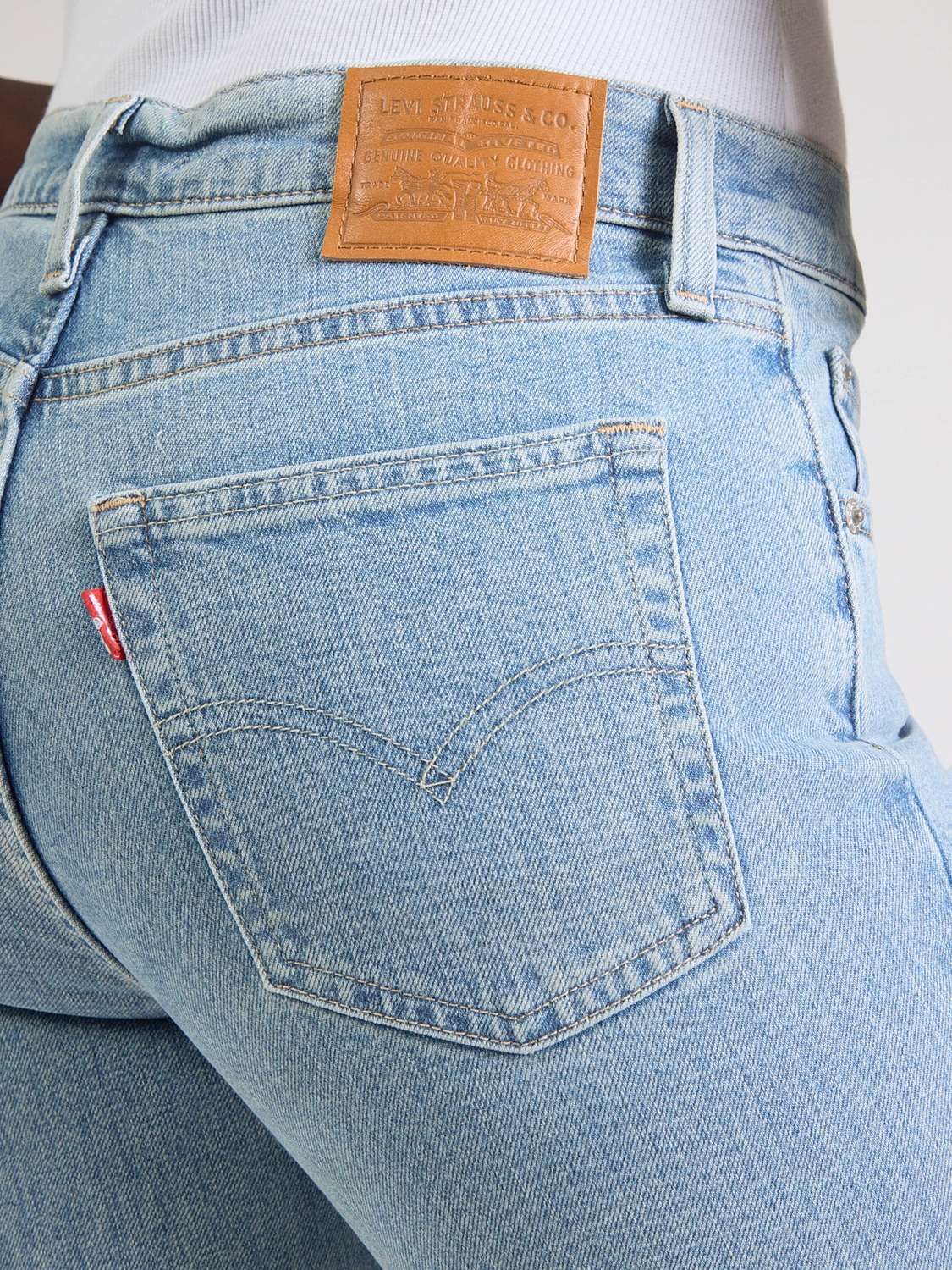 LEVI'S  Джинсы '724 HIGH RISE STRAIGHT' в синем дениме, силуэт slim fit — фото 2
