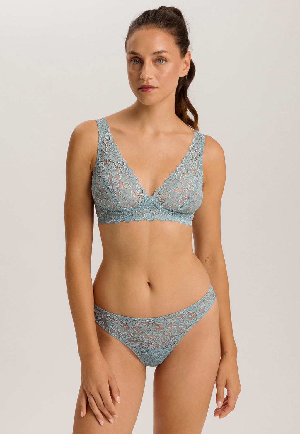

Треугольный бюстгальтер MOMENTS SOFT Hanro, цвет Tourmaline Blue