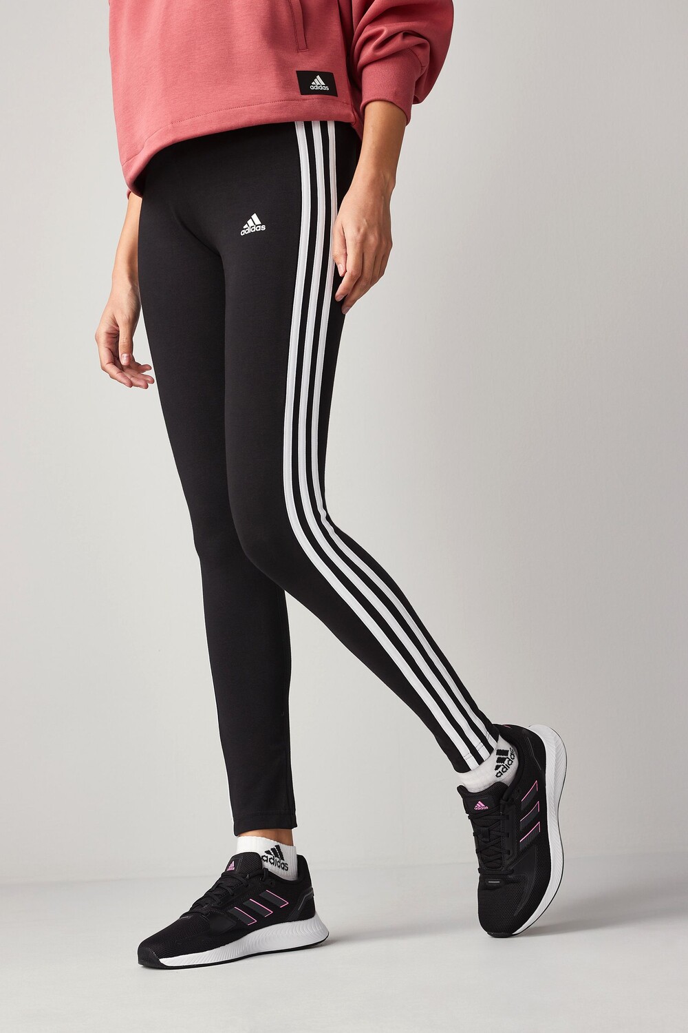 

Леггинсы с 3 полосками adidas, черный