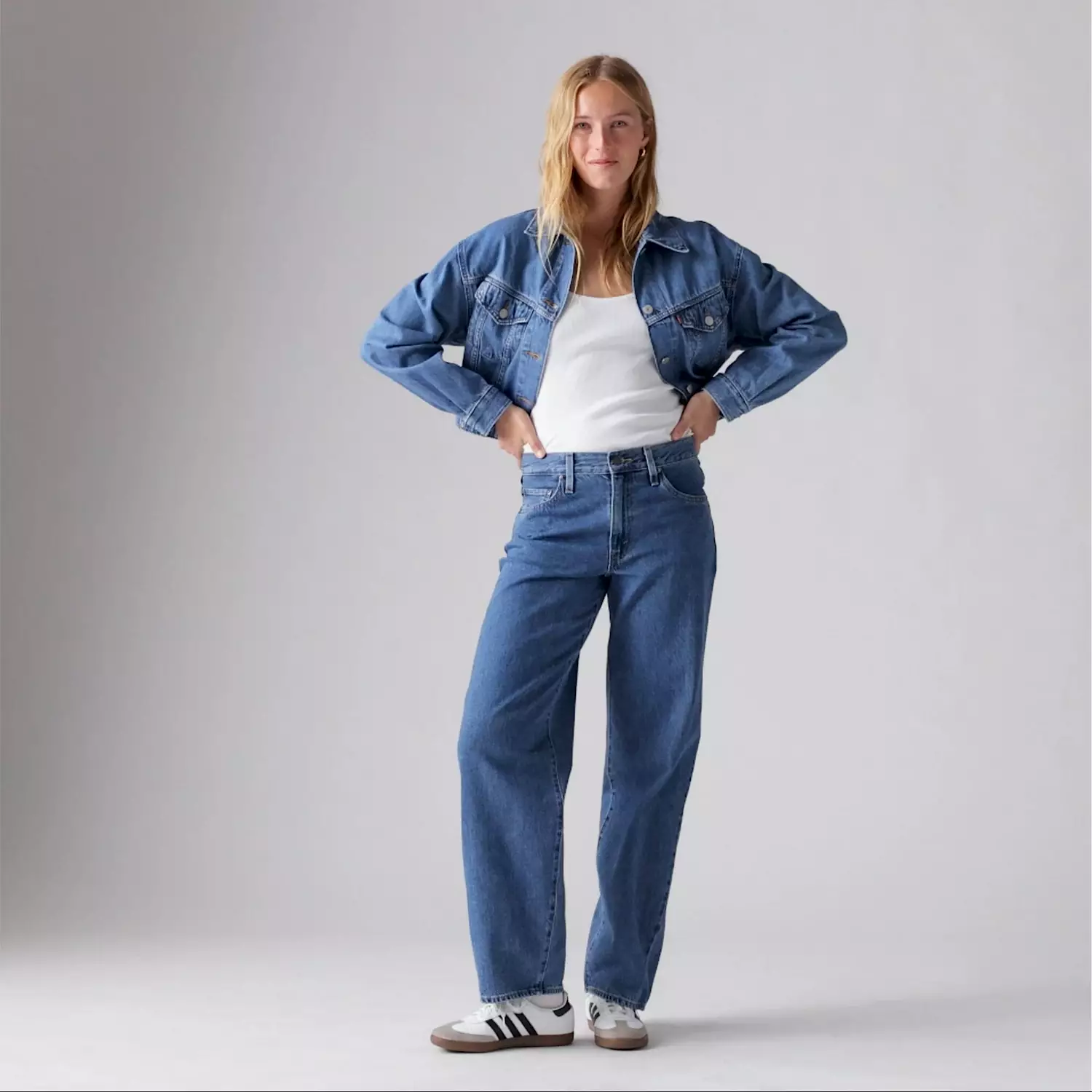 Мешковатые женские джинсы «папа» Levi's, цвет She's Nice - Dark Wash — фото 4
