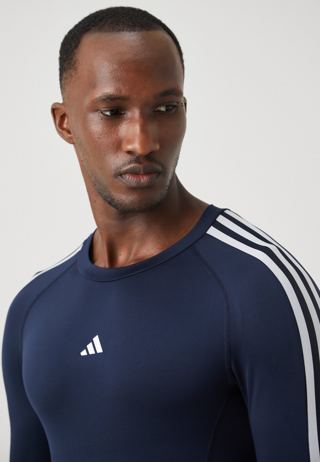 

Топ с длинными рукавами TECHFIT COMPRESSION 3-STRIPES LONG SLEEVE adidas Performance, темно-синий