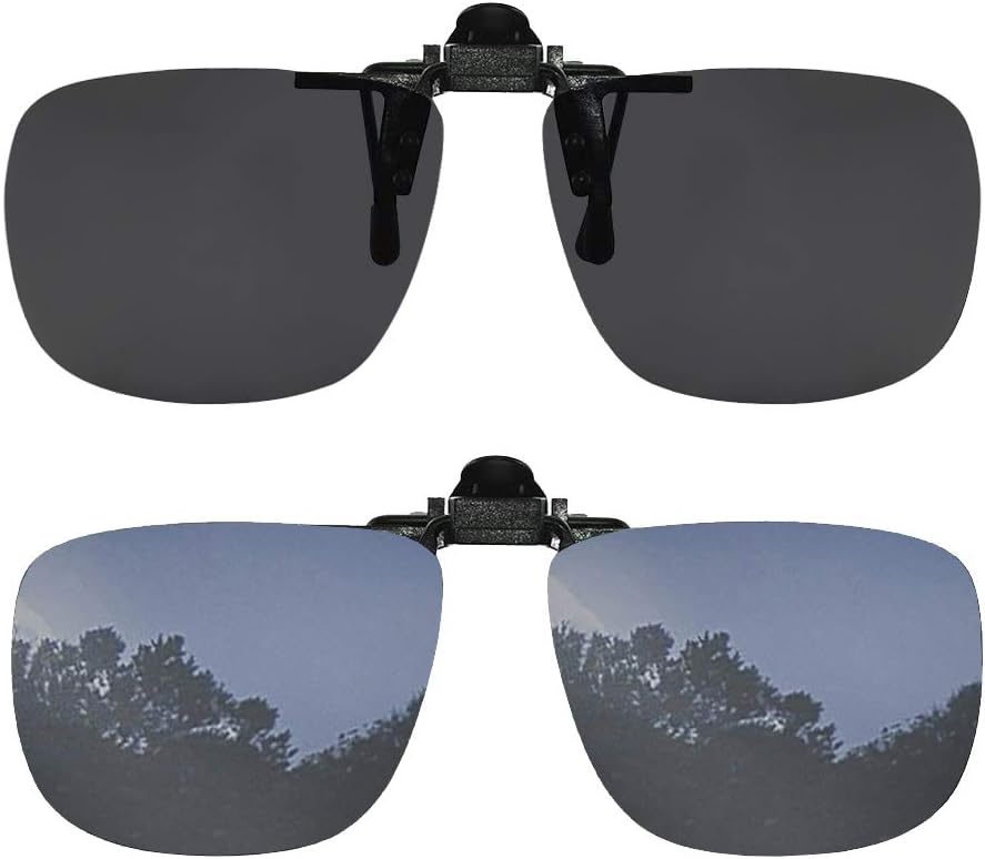 

Солнцезащитные очки Success Eyewear Clip On с откидной линзой и поляризованными линзами. Крепятся поверх обычных очков для коррекции зрения. В комплекте чехол, Set of Smoke and Silver Mirror