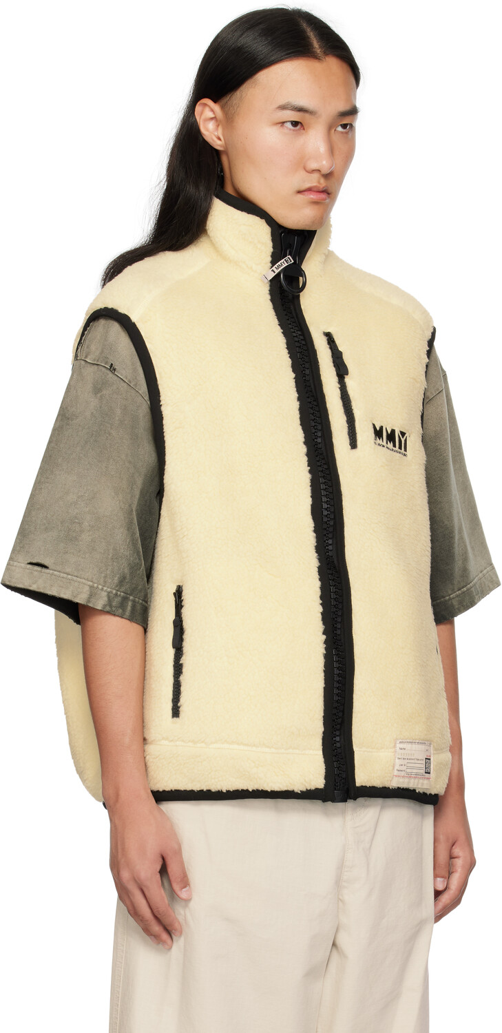 

Широкий жилет-боа от Off-White Maison MIHARA YASUHIRO