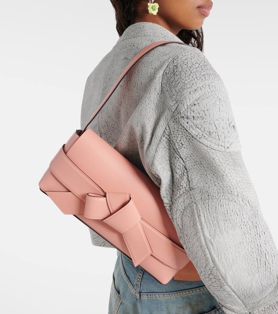 Маленькая кожаная сумка через плечо musubi Acne Studios, Salmon Pink — фото 2