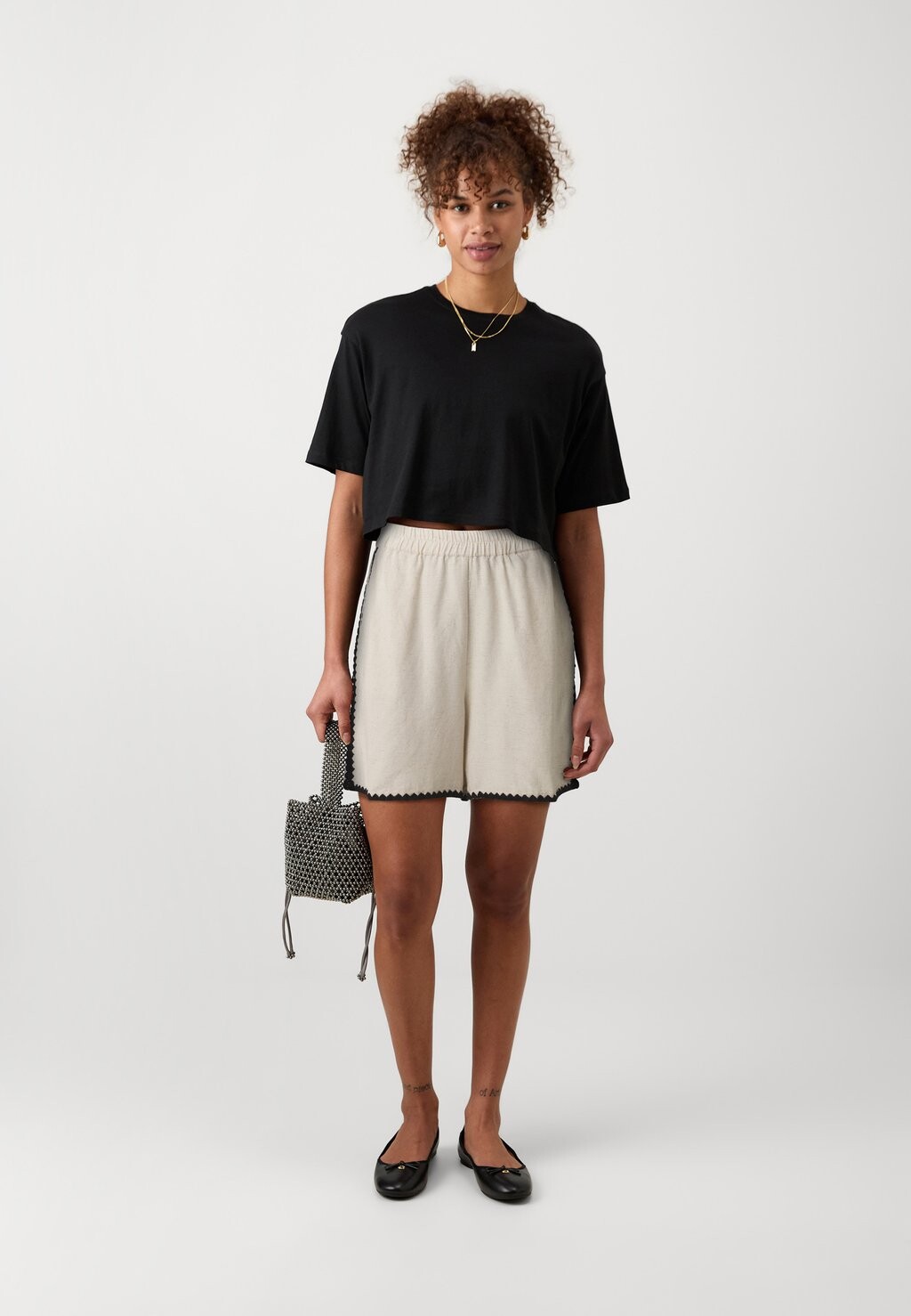 

Шорты VMNADIA Vero Moda, бежевый
