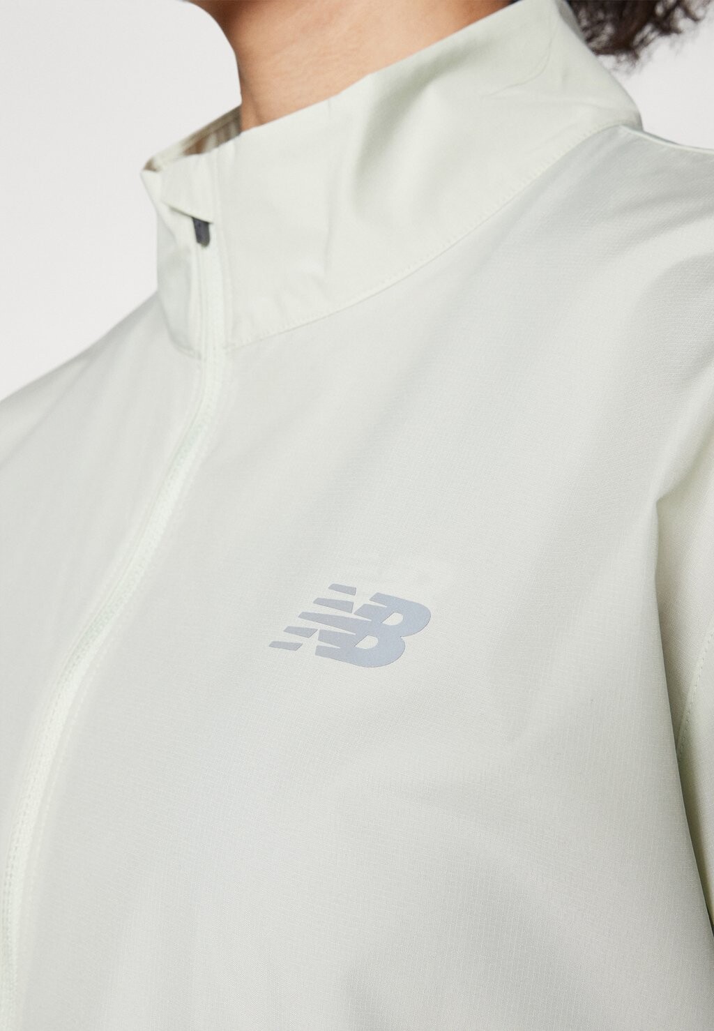 

Куртка для бега ESSENTIALS REFLECTIVE New Balance, светло-зеленый