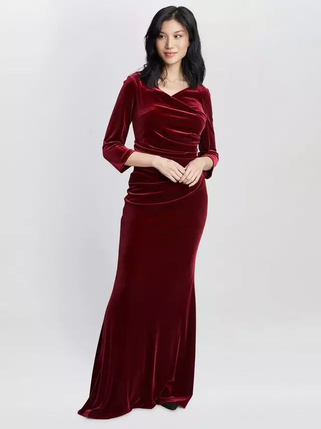 

Платье Gina Bacconi Sophie Velvet Maxi, цвет wine