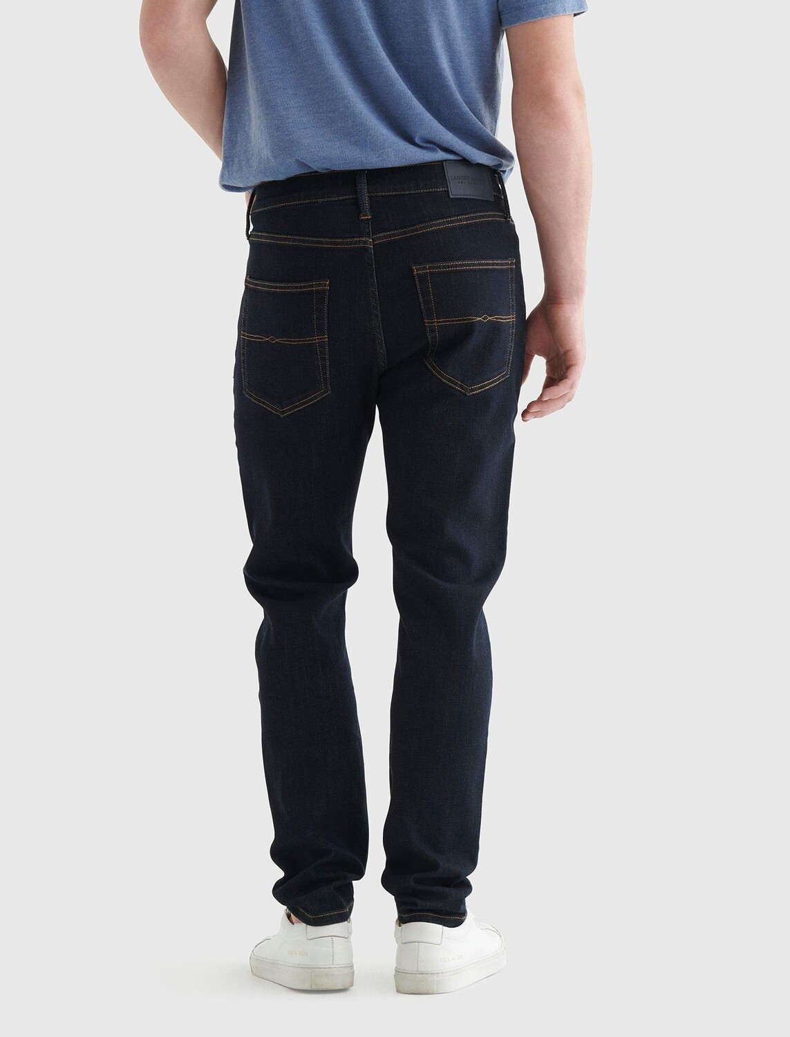 

Мужские эластичные джинсы Lucky Brand 411 Athletic Taper Coolmax, цвет Dark Blue