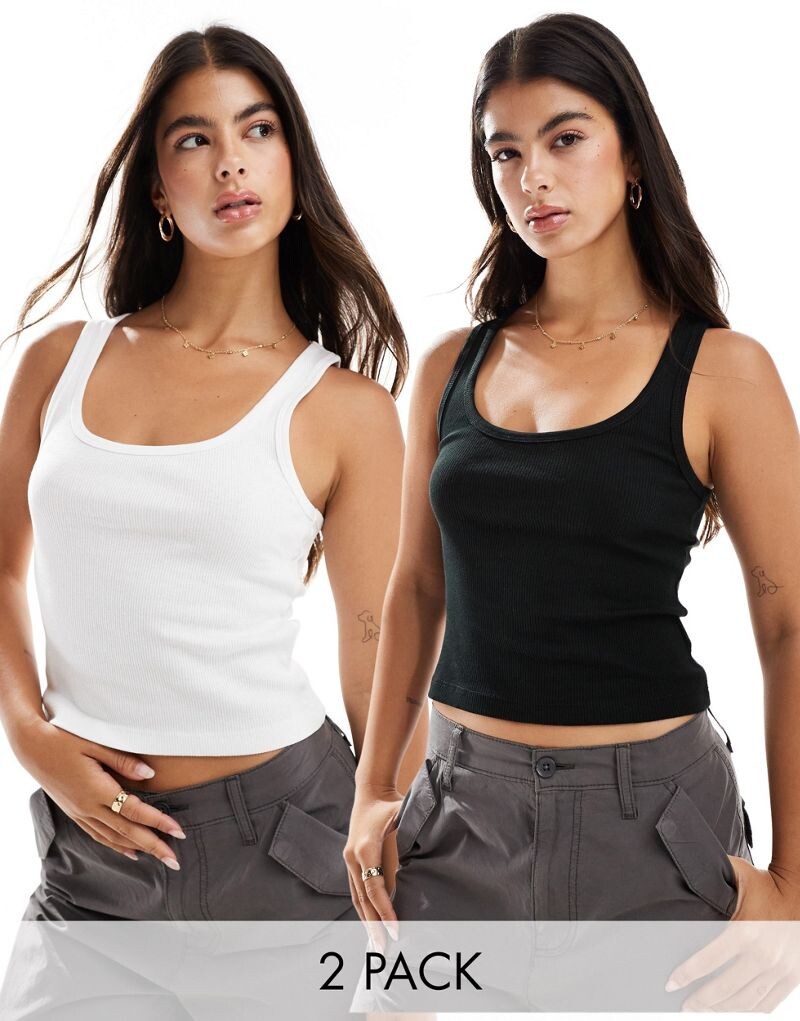 

Комплект из двух черно-белых топов Pull&Bear