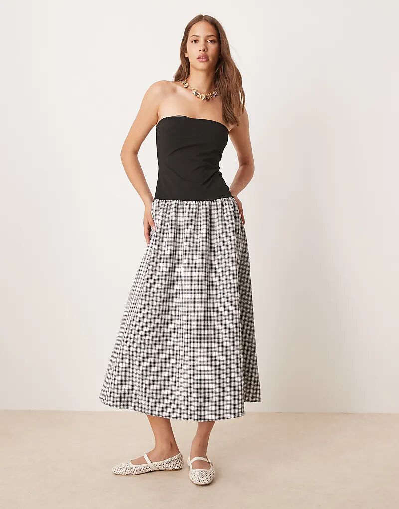 

Платье-бандо ASOS DESIGN гибридного макси-кроя с монохромным принтом в клетку гингем