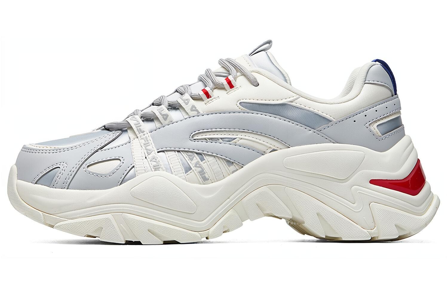 

Женские массивные кроссовки FILA Fishbone