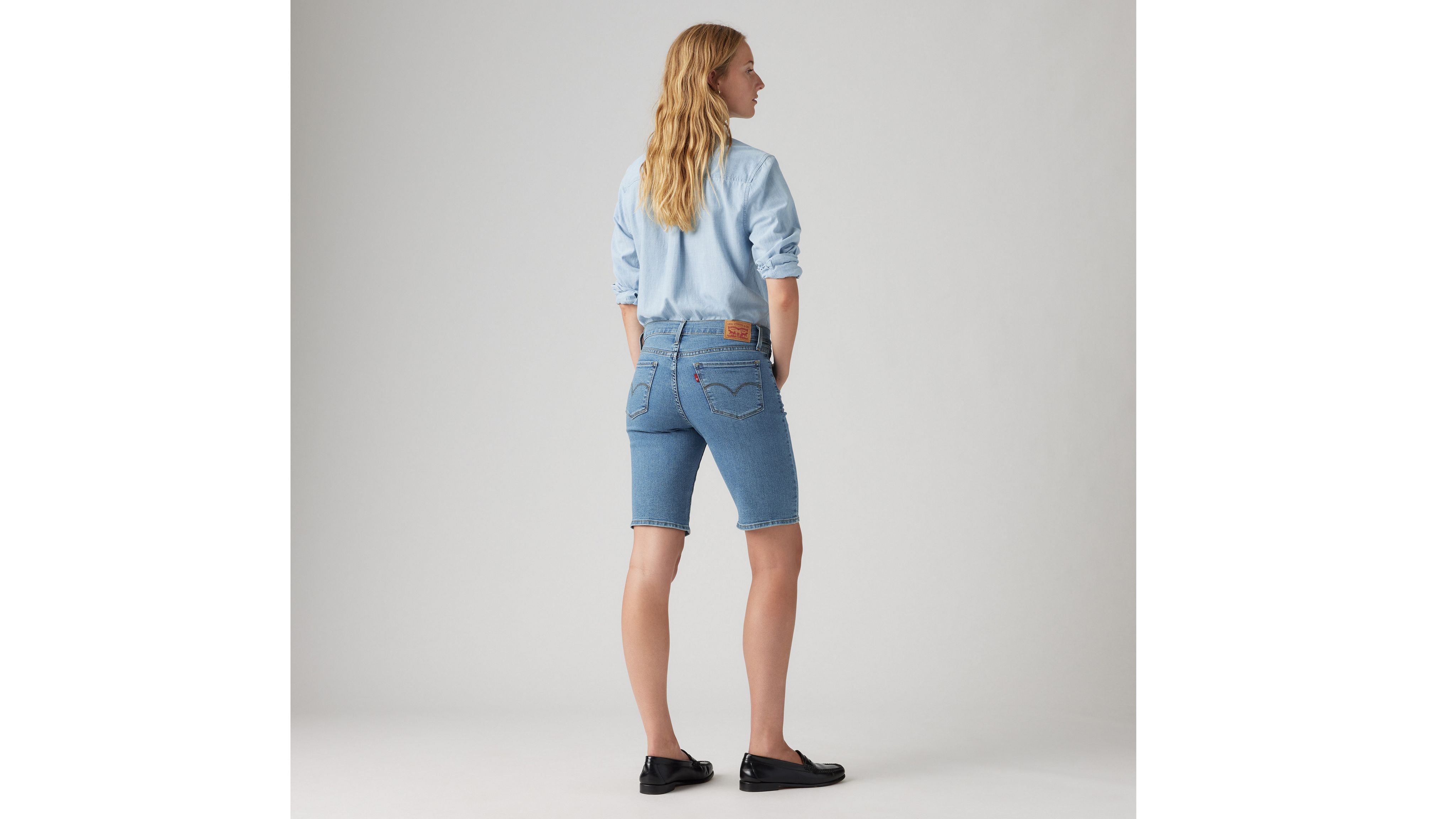 Формирующие женские шорты-бермуды Levi's, цвет Camp Denim Short - Medium Wash — фото 3
