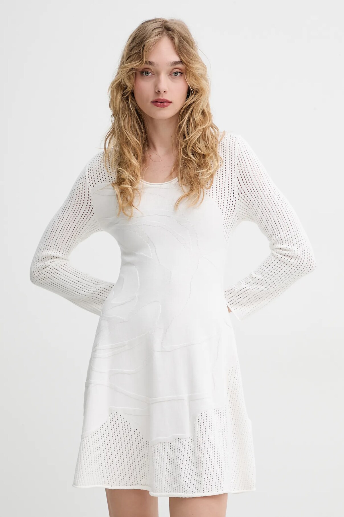 

Платье Blugirl Blumarine, бежевый