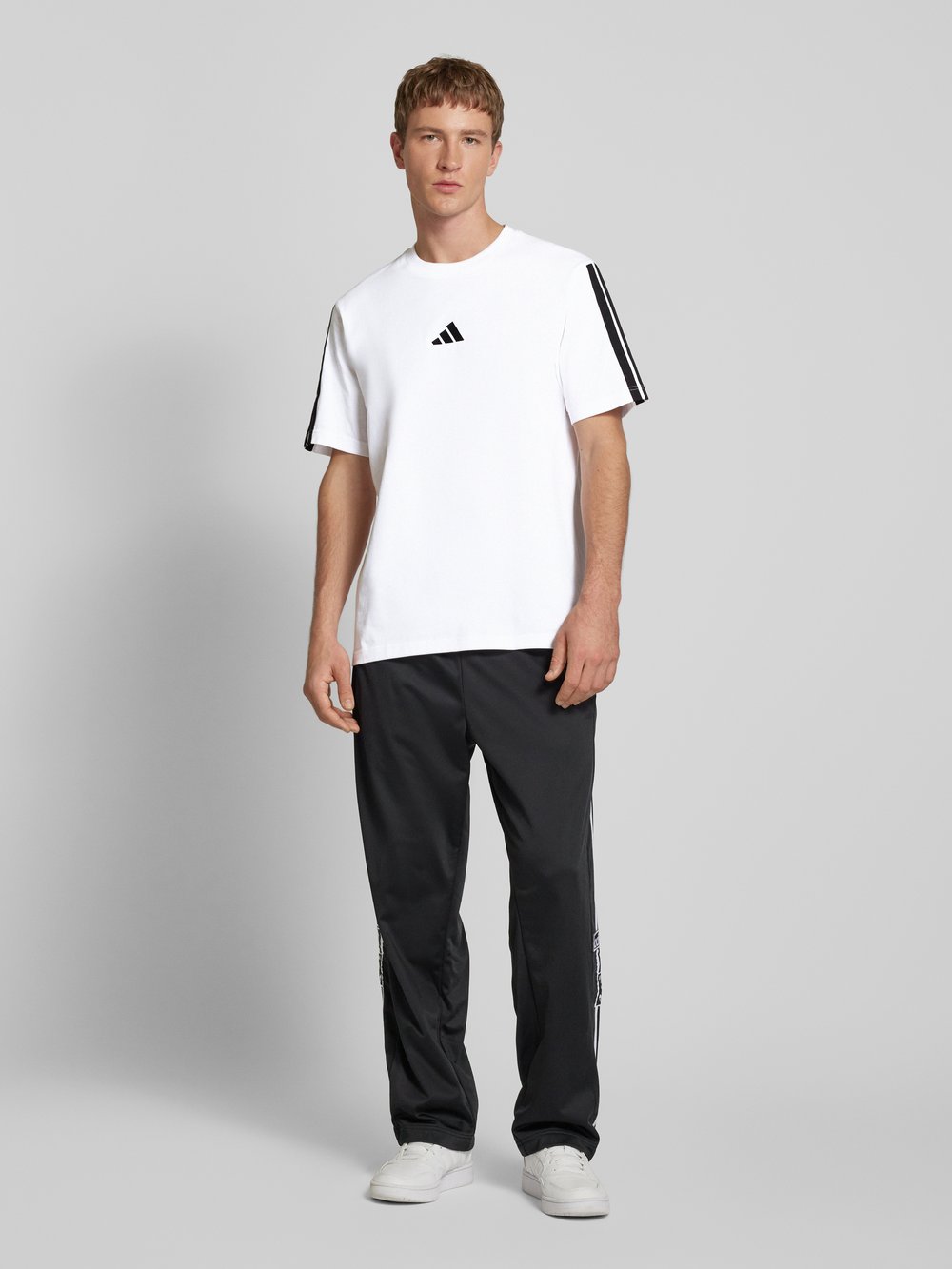 

Футболка с этикеткой ADIDAS SPORTSWEAR, белый