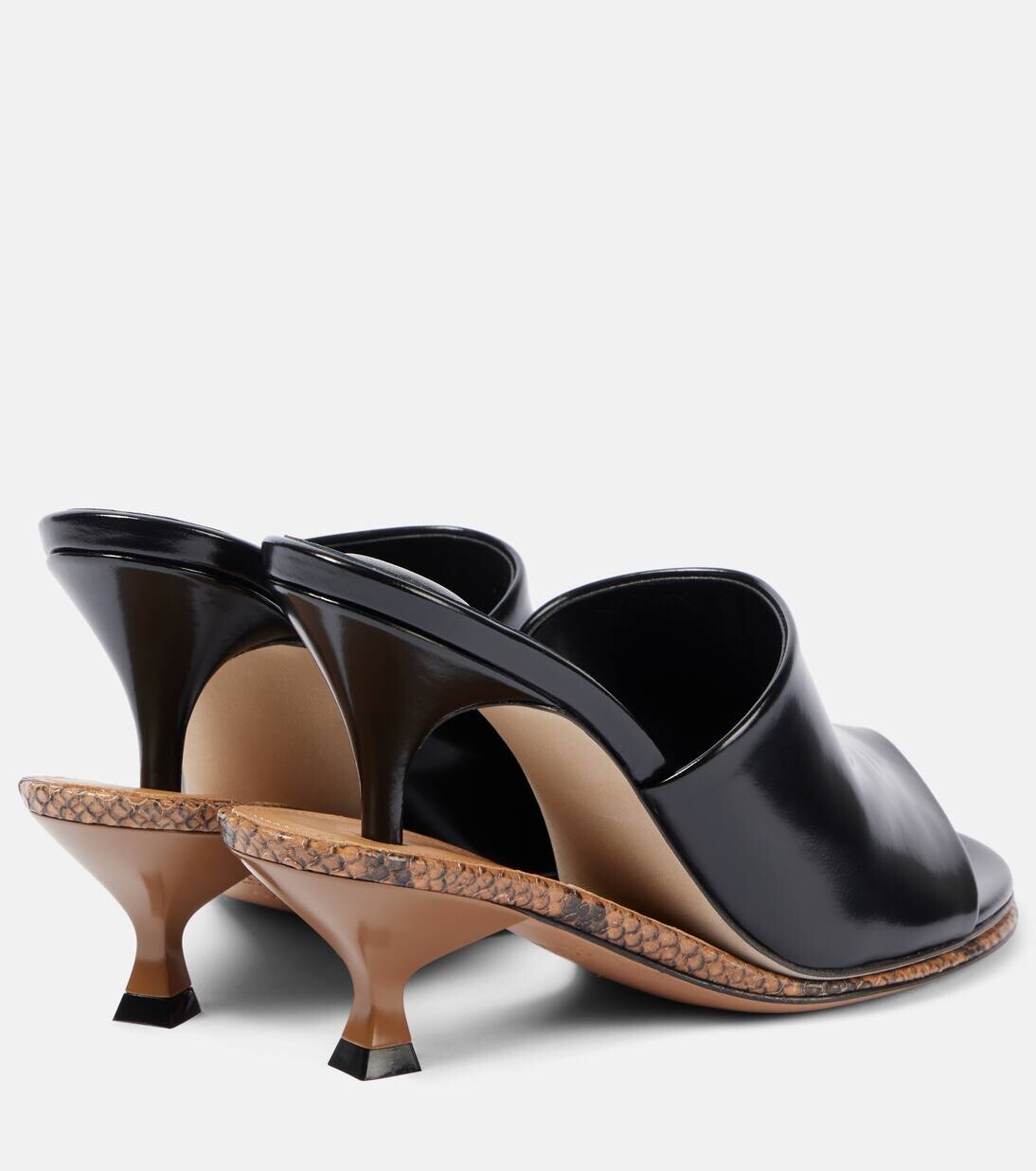 Туфли-лодочки Les Doubles из лакированной кожи Jacquemus, цвет black/light brown — фото 3