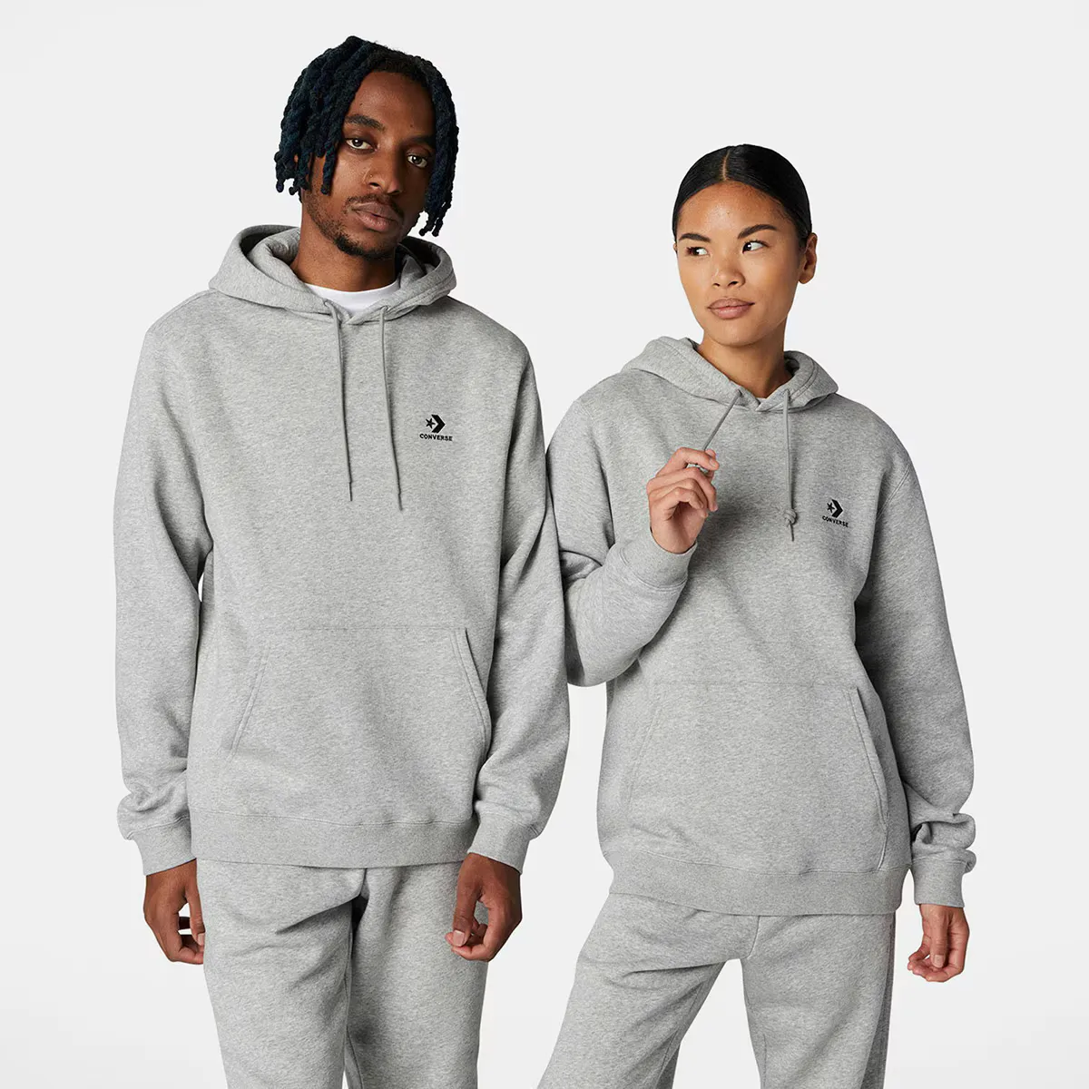 

Sudadera унисекс Вышитый звездный шеврон стандартного кроя флисовая толстовка с капюшоном Converse, серый