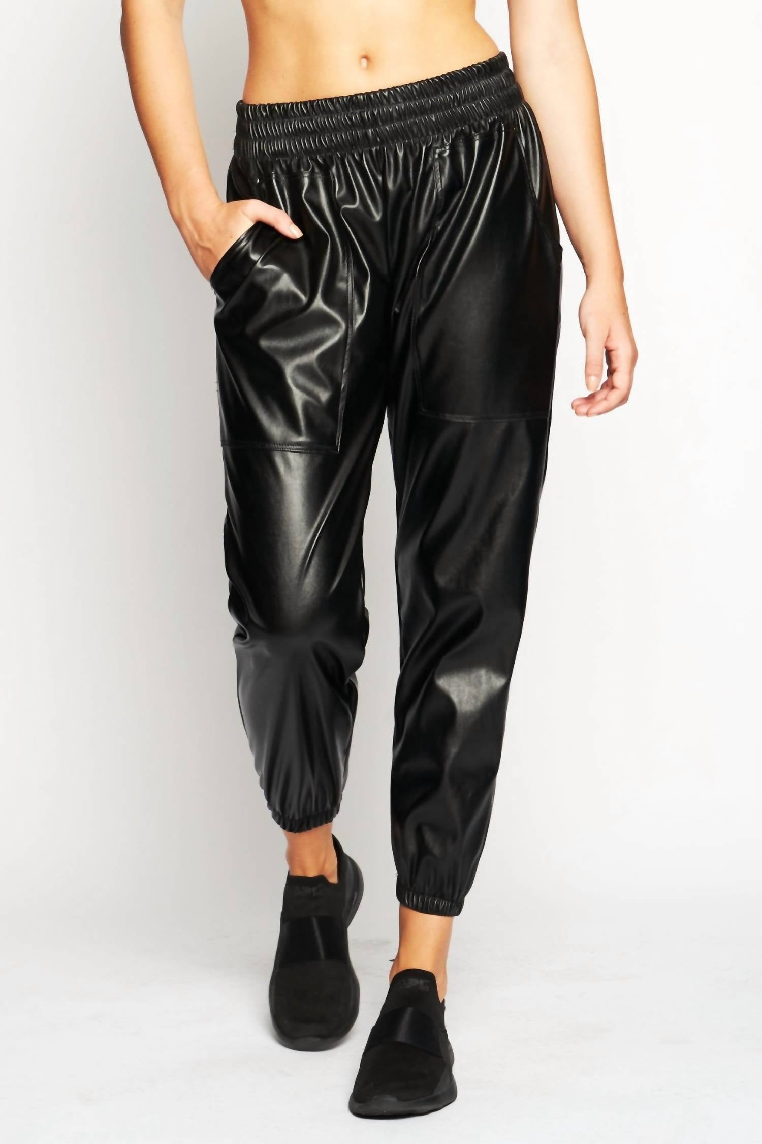 

Джоггеры Downtown Vegan Leather из черной кожи HEROINE SPORT