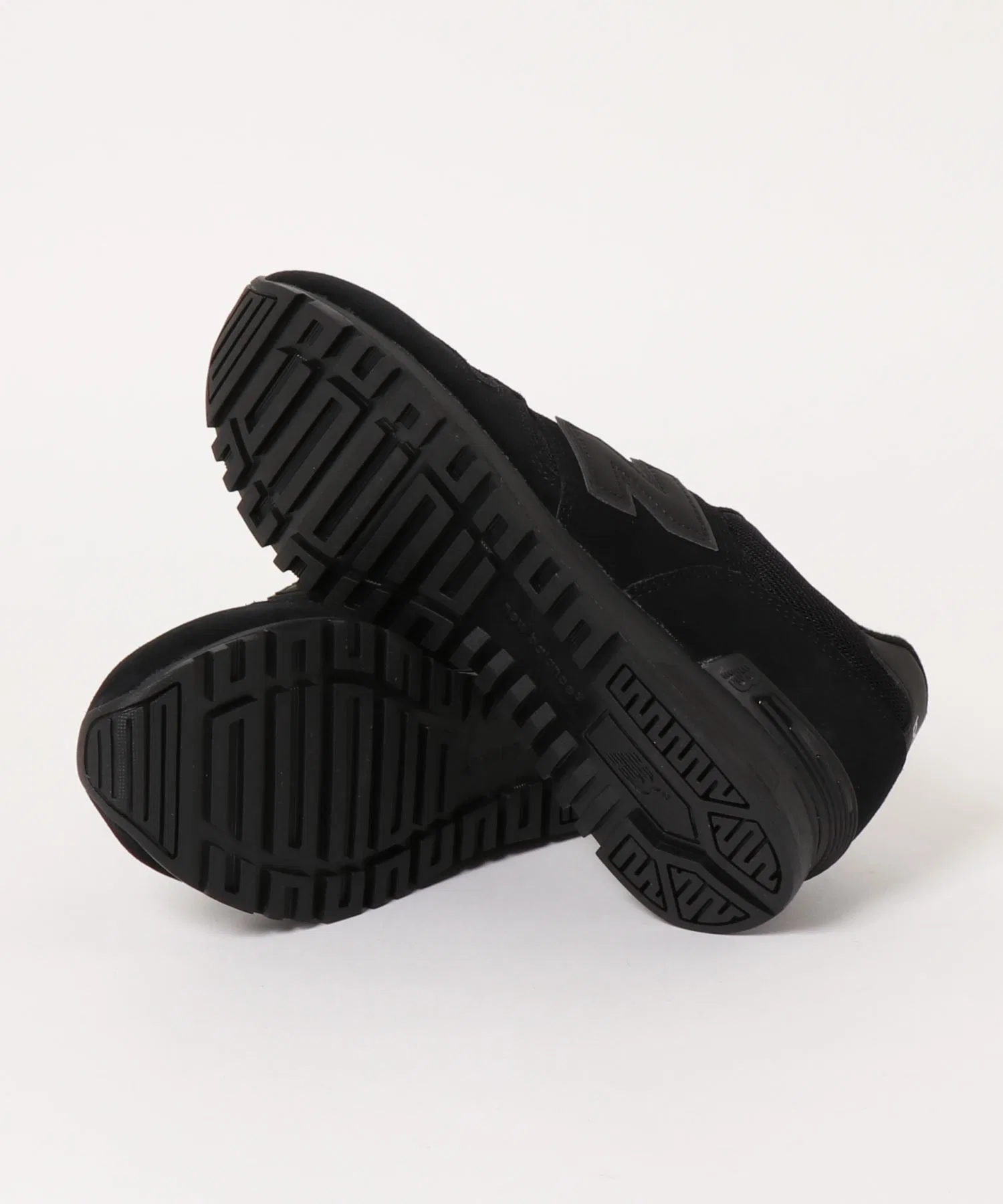 Мужские и женские кроссовки New Balance ML565 чёрные — фото 4