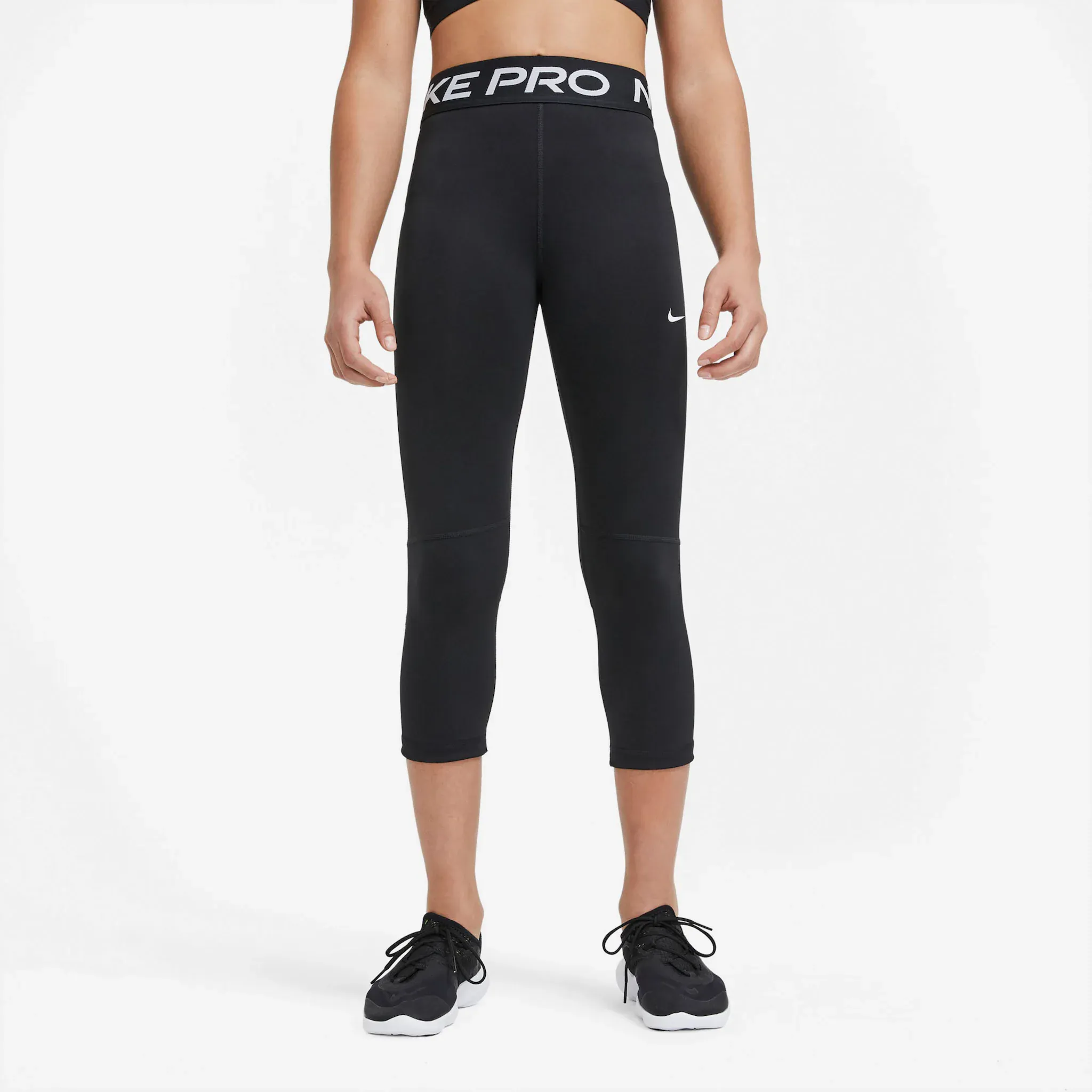 

Тренировочные тайтсы Nike «Pro Big Kids' (Girls' Leggings) Capri Leggings - для детей», черный