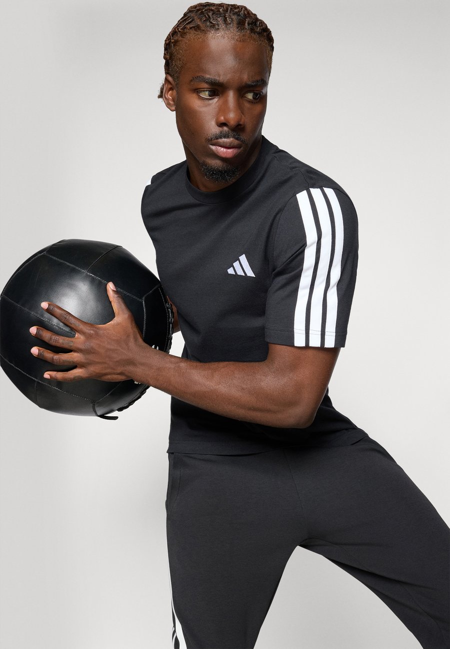 Футболка Adidas Sportswear Print T-shirt, Black — фото 4