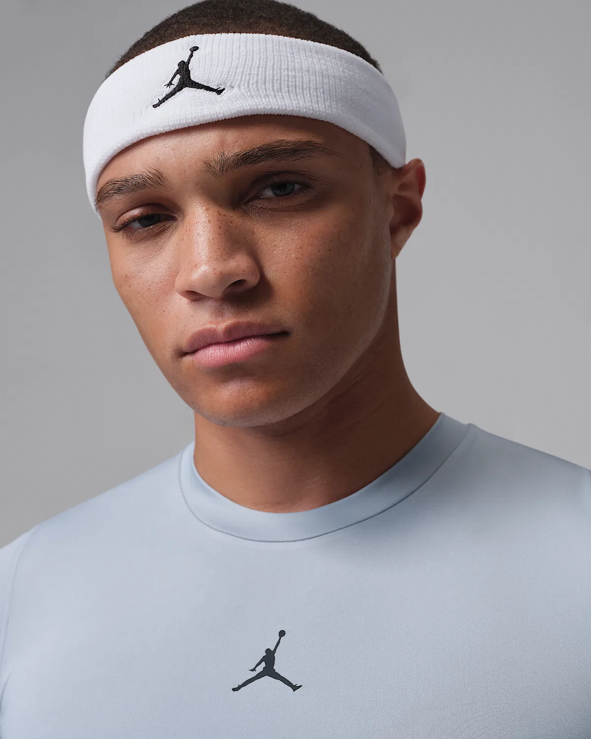 Мужская базовая футболка с коротким рукавом Dri-FIT Jordan Sport, Wolf Grey/Black — фото 3