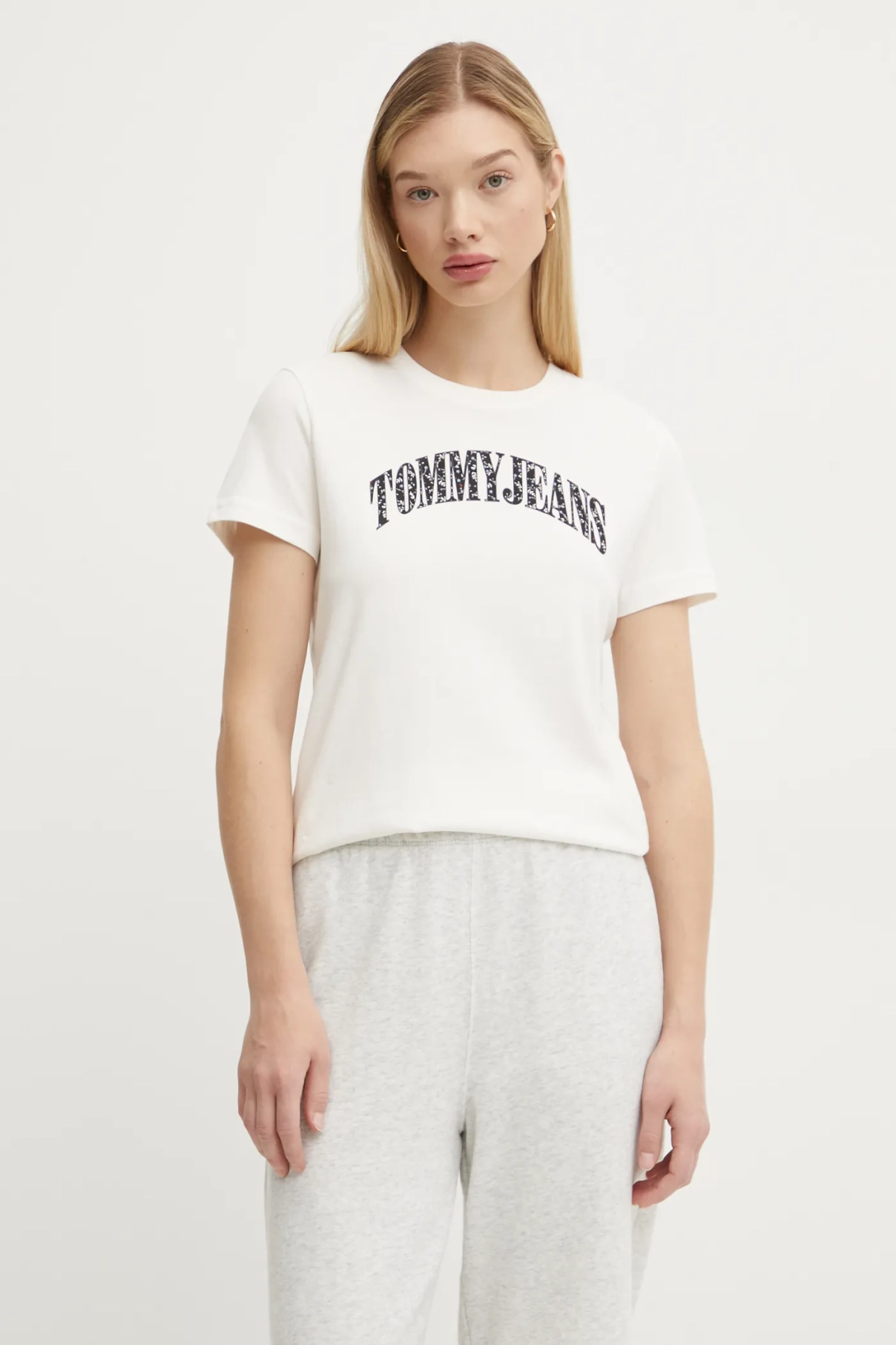 

Хлопковая футболка Tommy Jeans, бежевый
