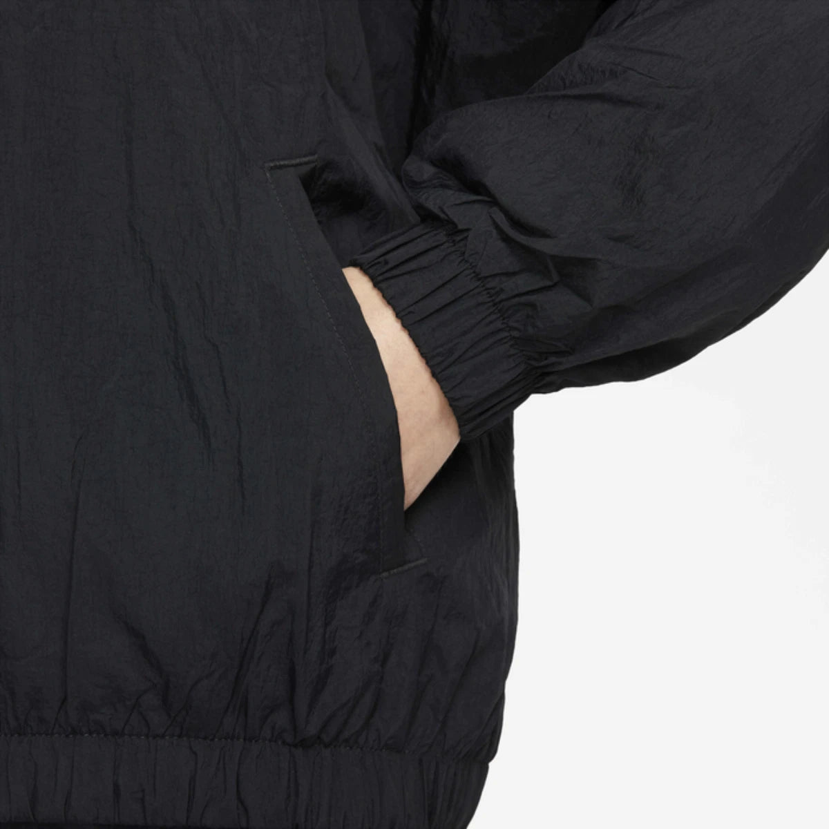 Женская куртка Nike Sportswear Essential Windrunner, черная, тканая, с молнией по всей длине, JAX122 Nike, черный — фото 4