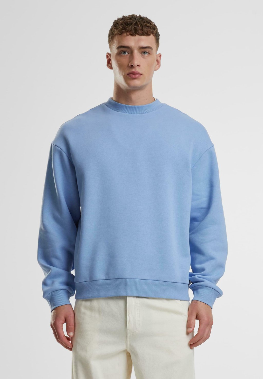 

Толстовка FLUFFY CREWNECK Urban Classics, синий
