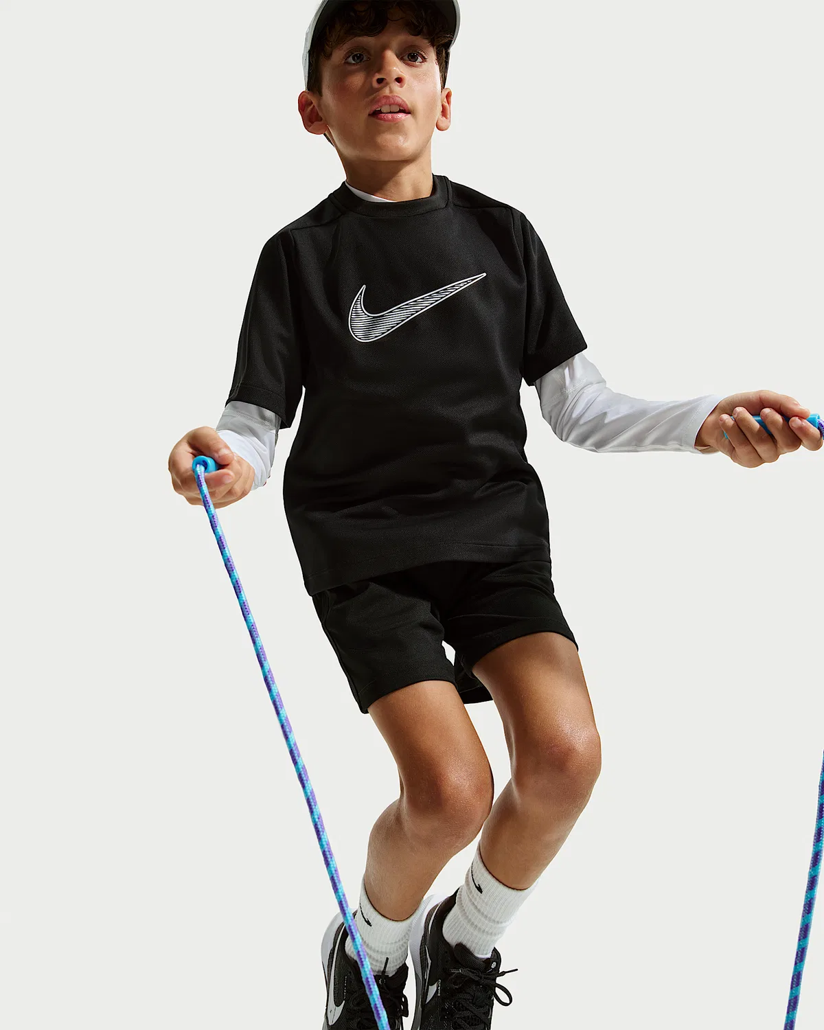Большой детский (мальчиковый) Dri-FIT тренировочный топ с коротким рукавом Nike Multi, Black/White — фото 3