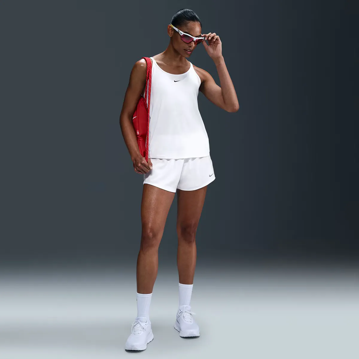 

Женская футболка Nike One Classic, белый