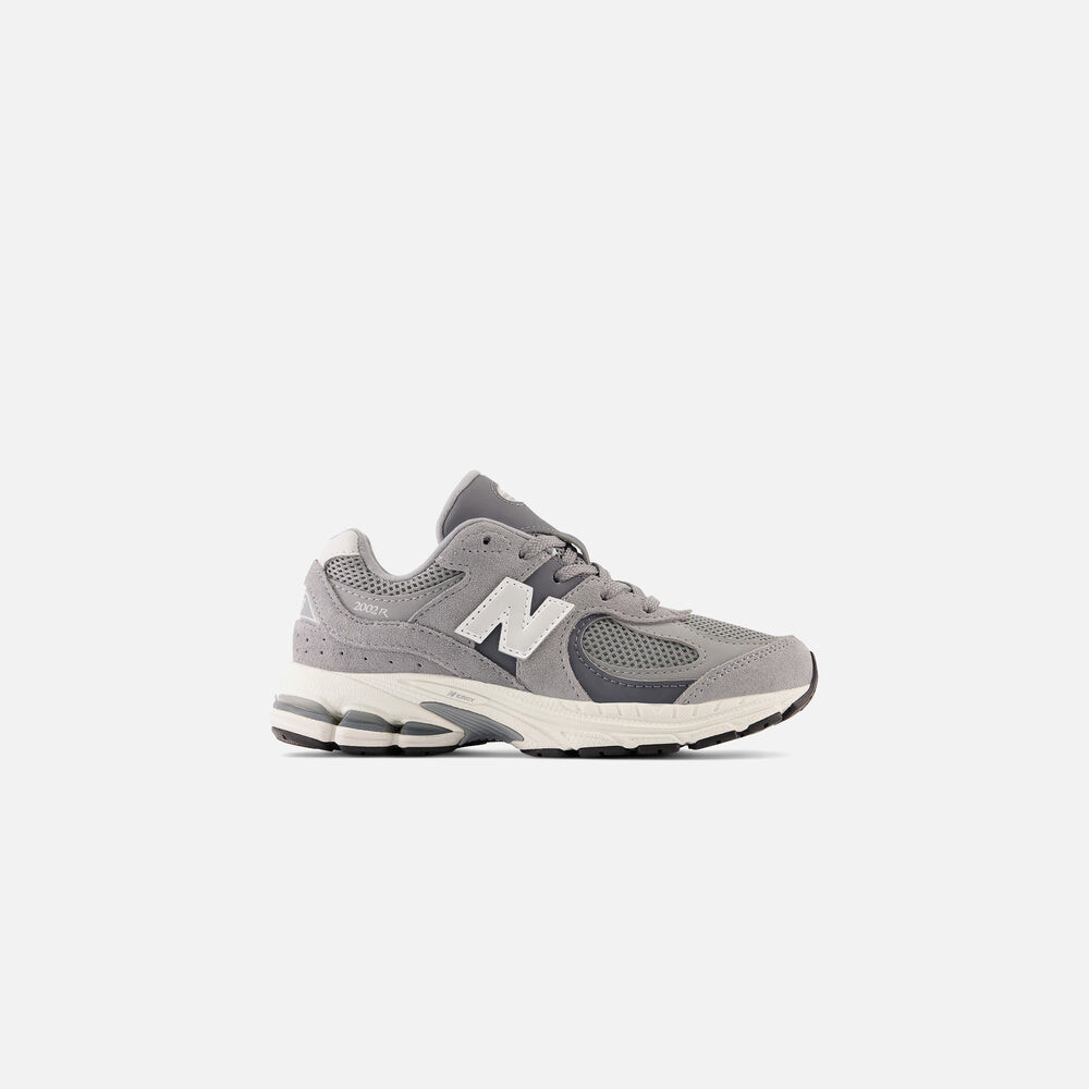 

Кроссовки New Balance Pre-School 2002, цвет Steel/Lead