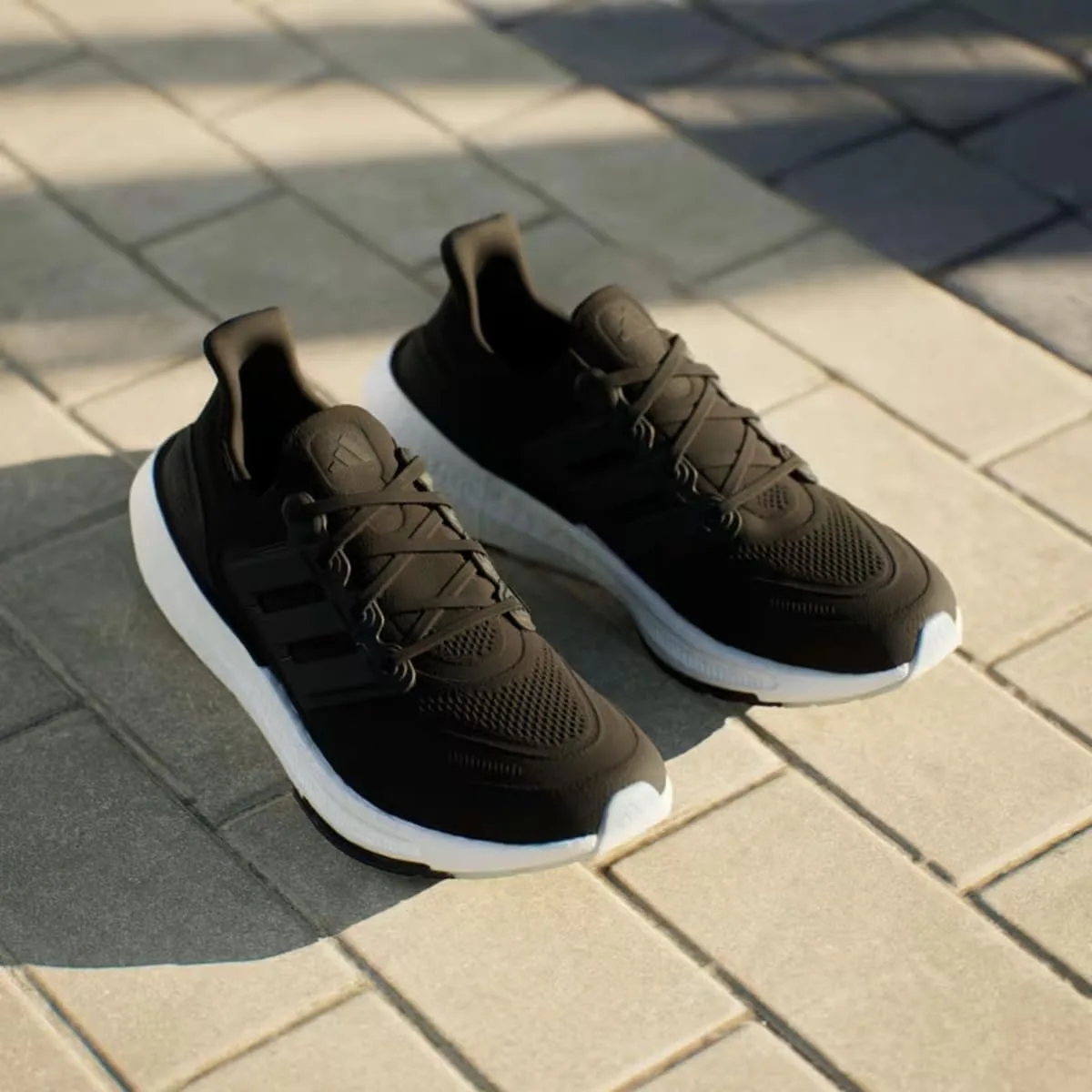 Мужские кроссовки Adidas Saturday Short Sport, белый/черный — фото 3