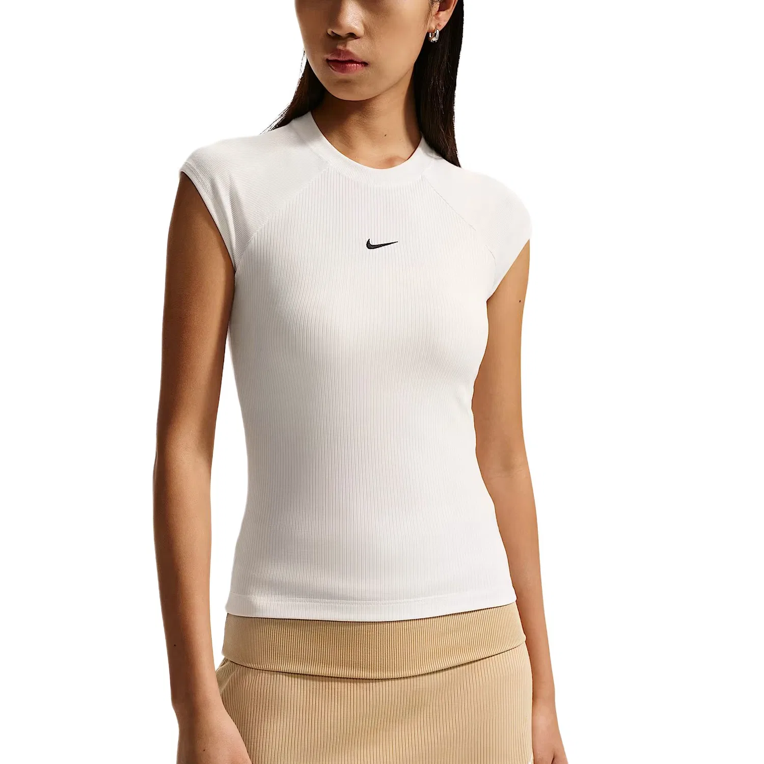 Спортивная футболка Sportswear женская Nike, Canvas White/Black