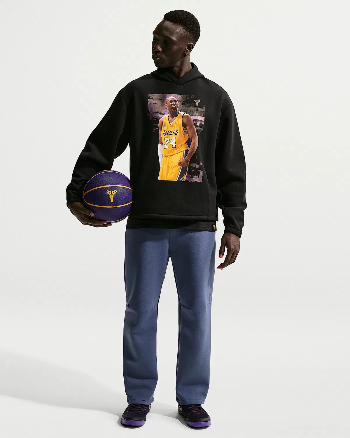 Мужская баскетбольная худи-пуловер Kobe из флиса Dri-FIT, Black/Black — фото 4