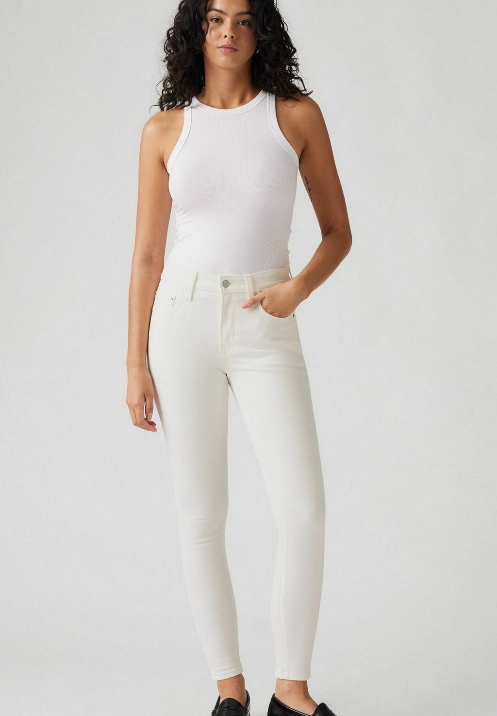 Джинсы скинни HIGH RISE SKINNY Levi's, бежевый — фото 2