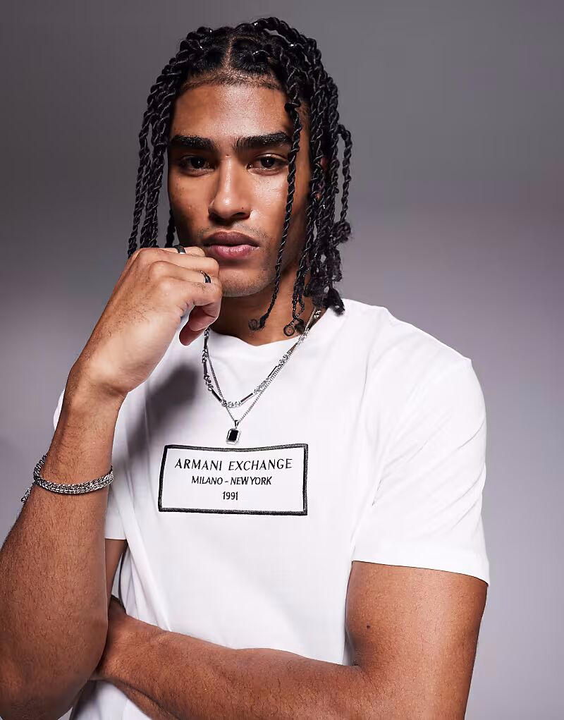 

Футболка с логотипом Armani Exchange в бежевом цвете