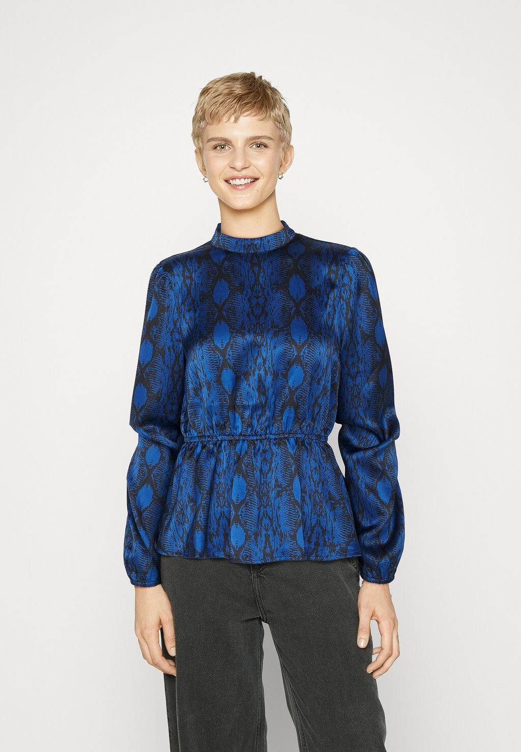 

Блузка ONLY ONLKATIE HIGH NECK, цвет sodalite blue