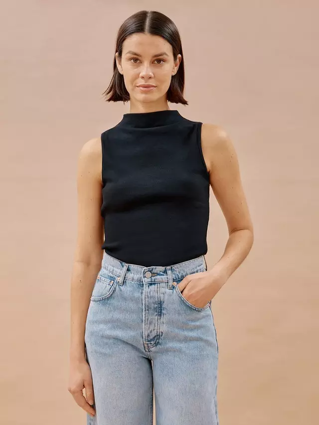 

Топ Albaray Albaray Funnel Neck Tank, черный