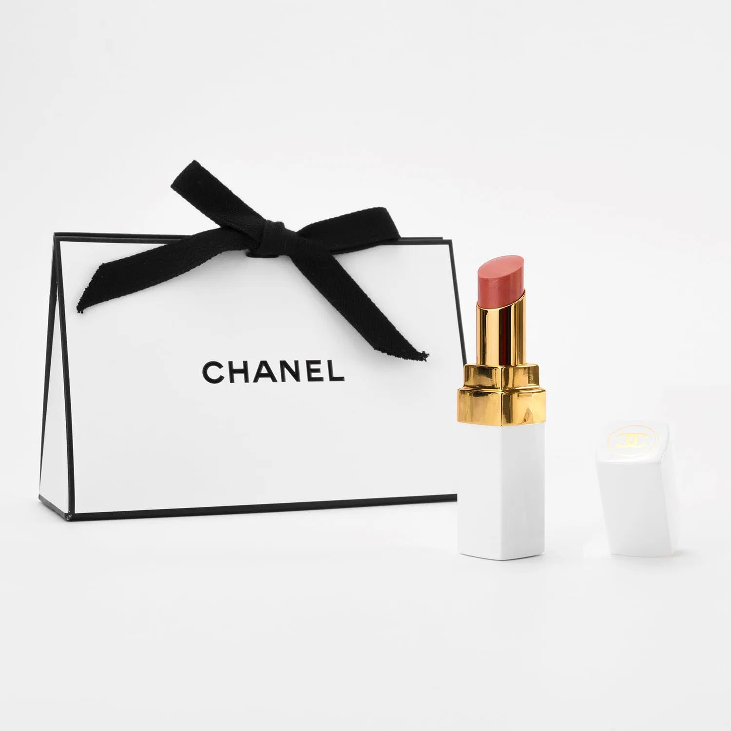 Бальзам для губ Chanel Rouge Coco Baume 3 г, оттенок 928 Pink Delight — фото 2