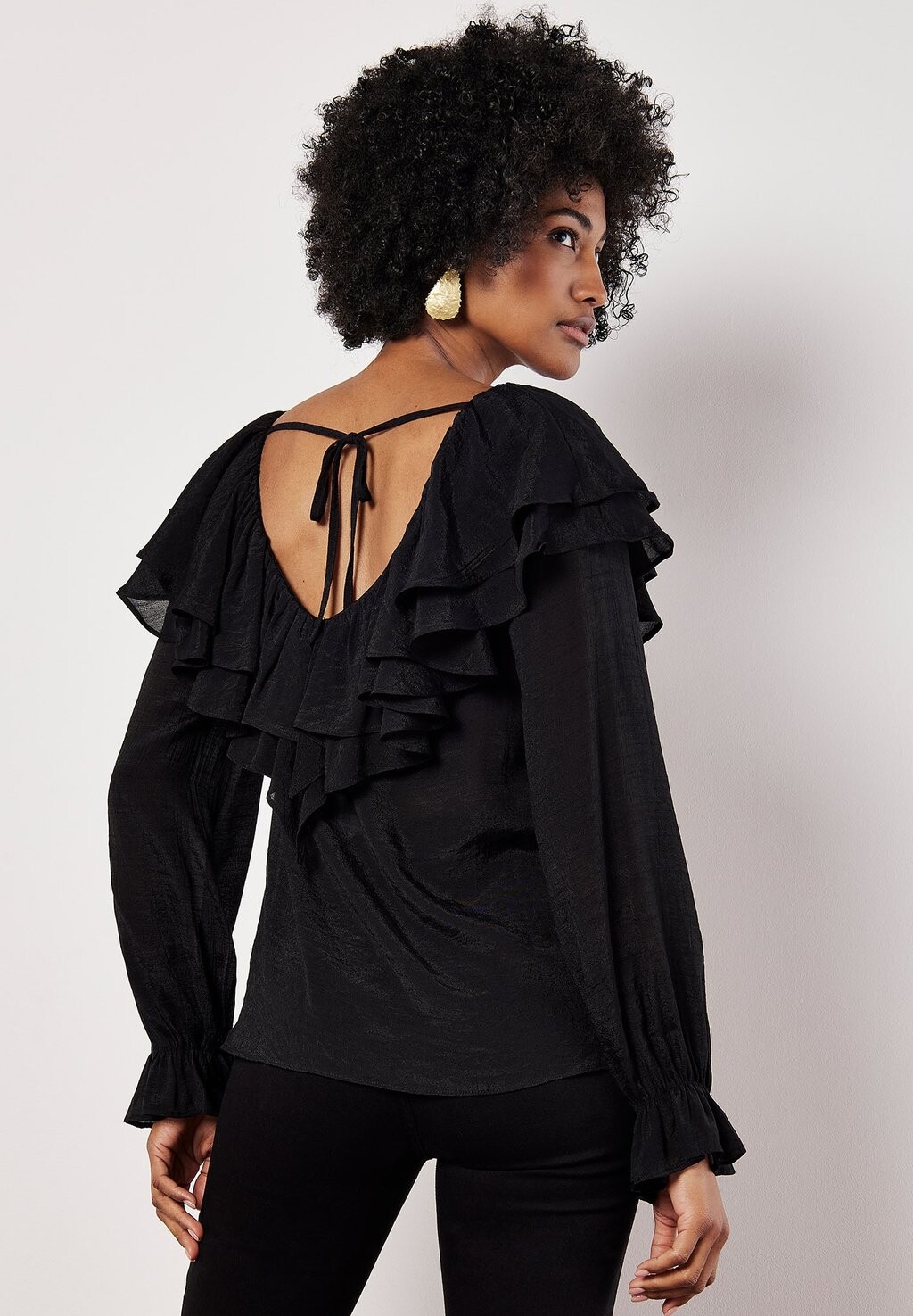 

Блуза RUFFLE COLLAR Apricot, черный