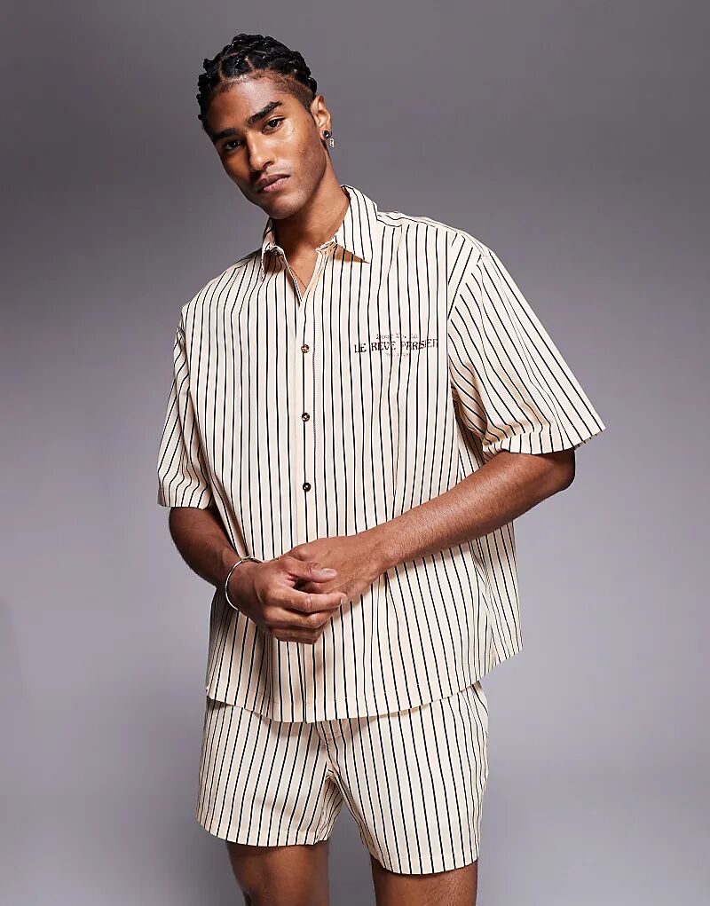 

Рубашка свободного кроя в полоску с принтом на груди от ASOS DESIGN бежевого цвета