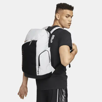 

Рюкзак Nike Hoops Elite Backpack (32л), цвет White/Black/Metallic Gold