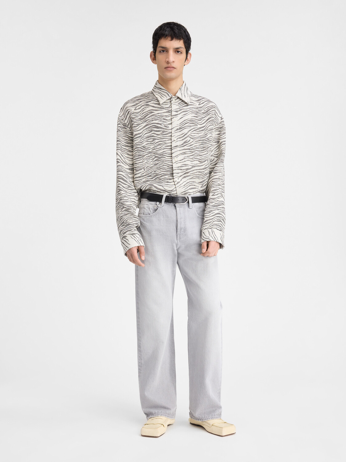 

Джинсы прямого покроя JACQUEMUS The straight de-Nîmes denim pants, цвет Grey/Off-White